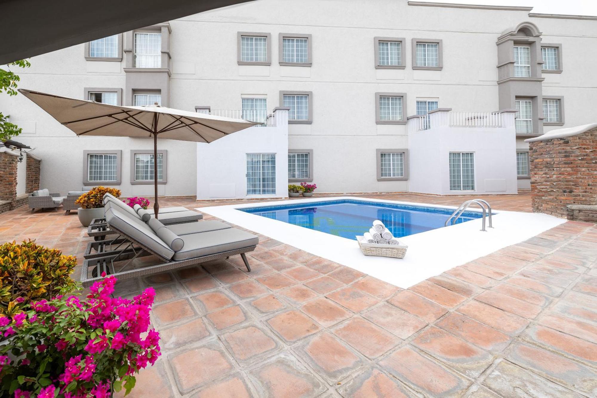 Hotel Suites Mexico Plaza Leon Campestre Buitenkant foto